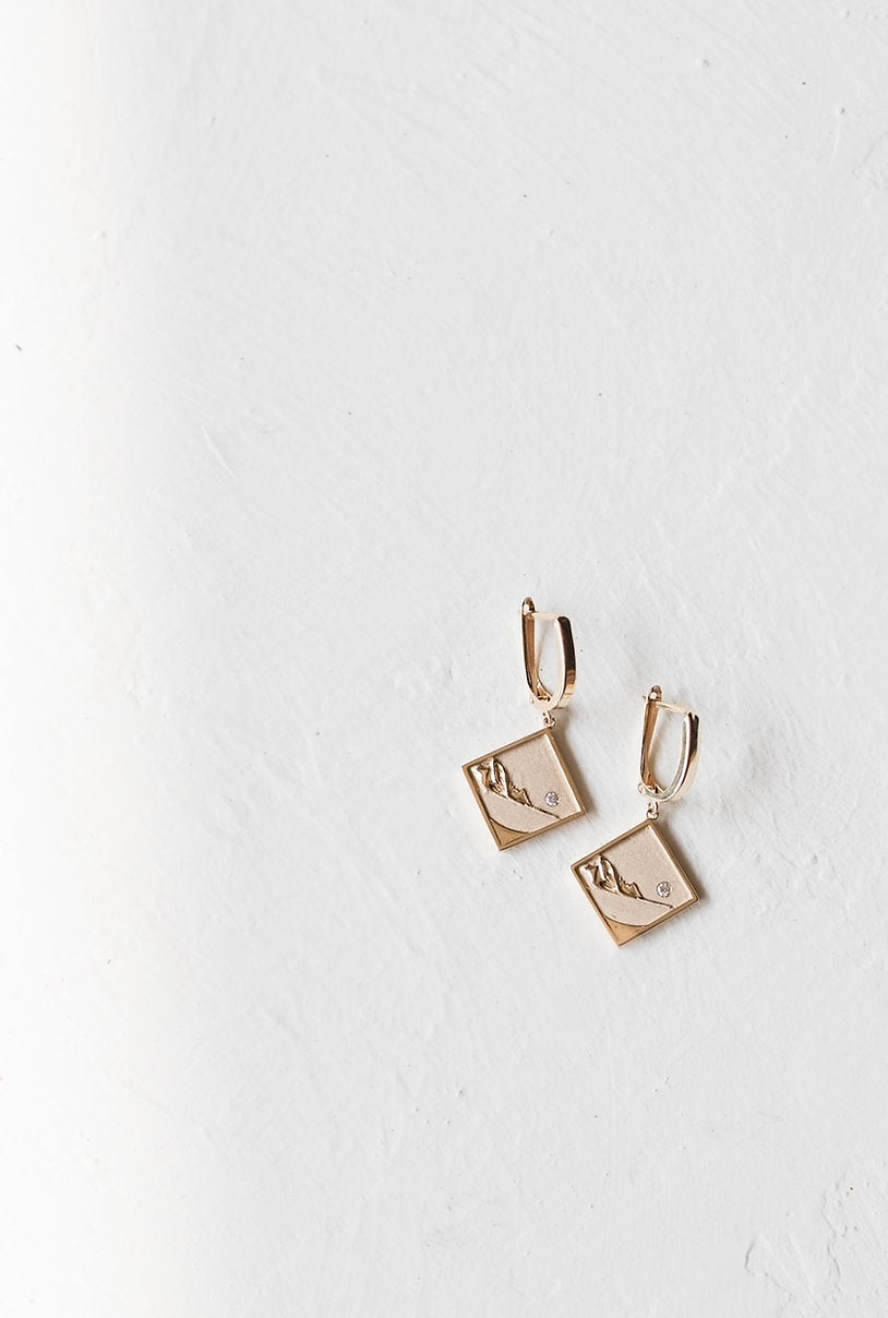 Diamond Shaped Earrings 14k