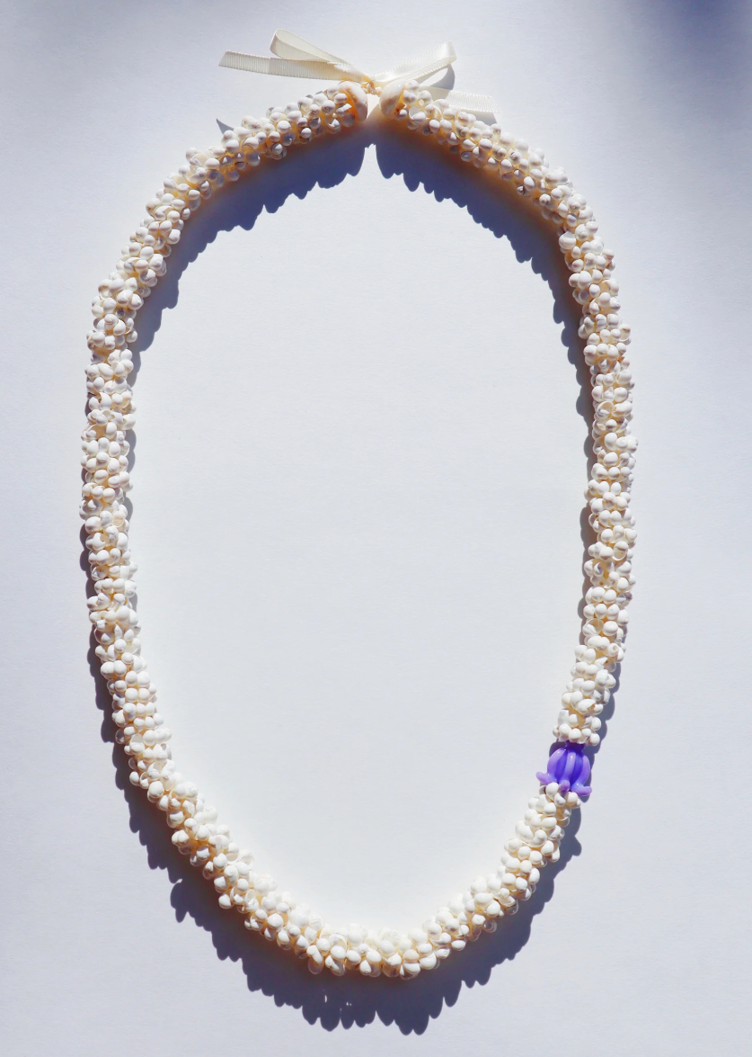 Mongo Shell Lei w/ 1 Pua