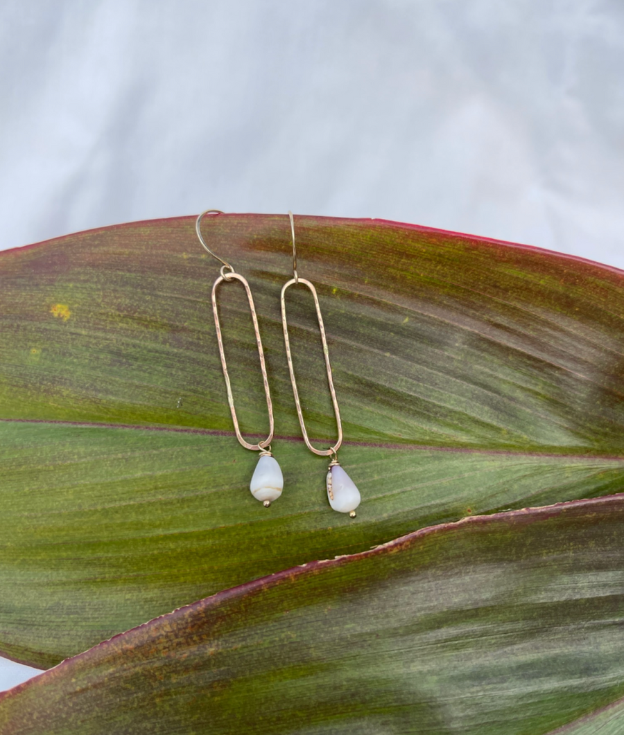 Long Oval w dainty shell hoops