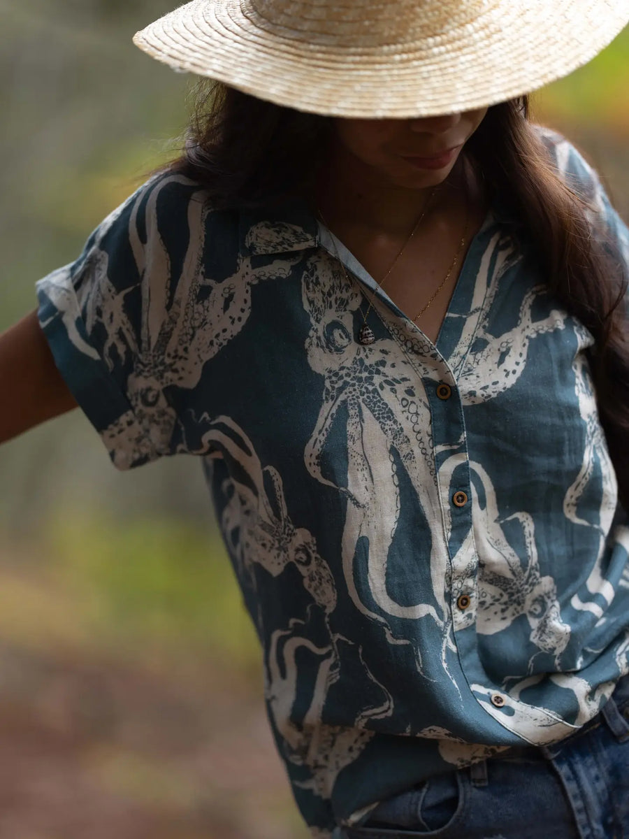 Womens Cotton/Linen Aloha Tee in Heʻe