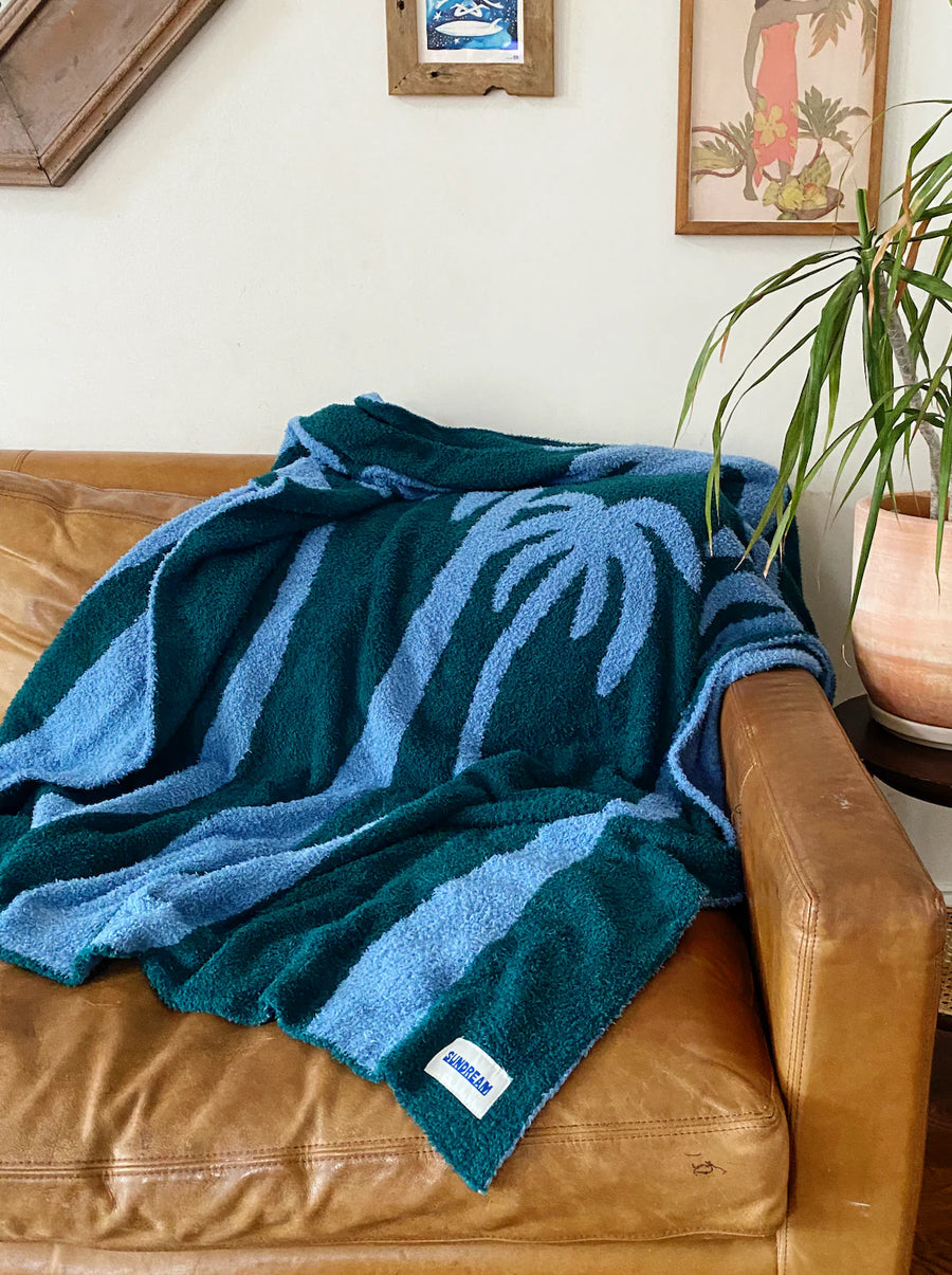 Sundream Evergreen Dancing Palms Plush Throw